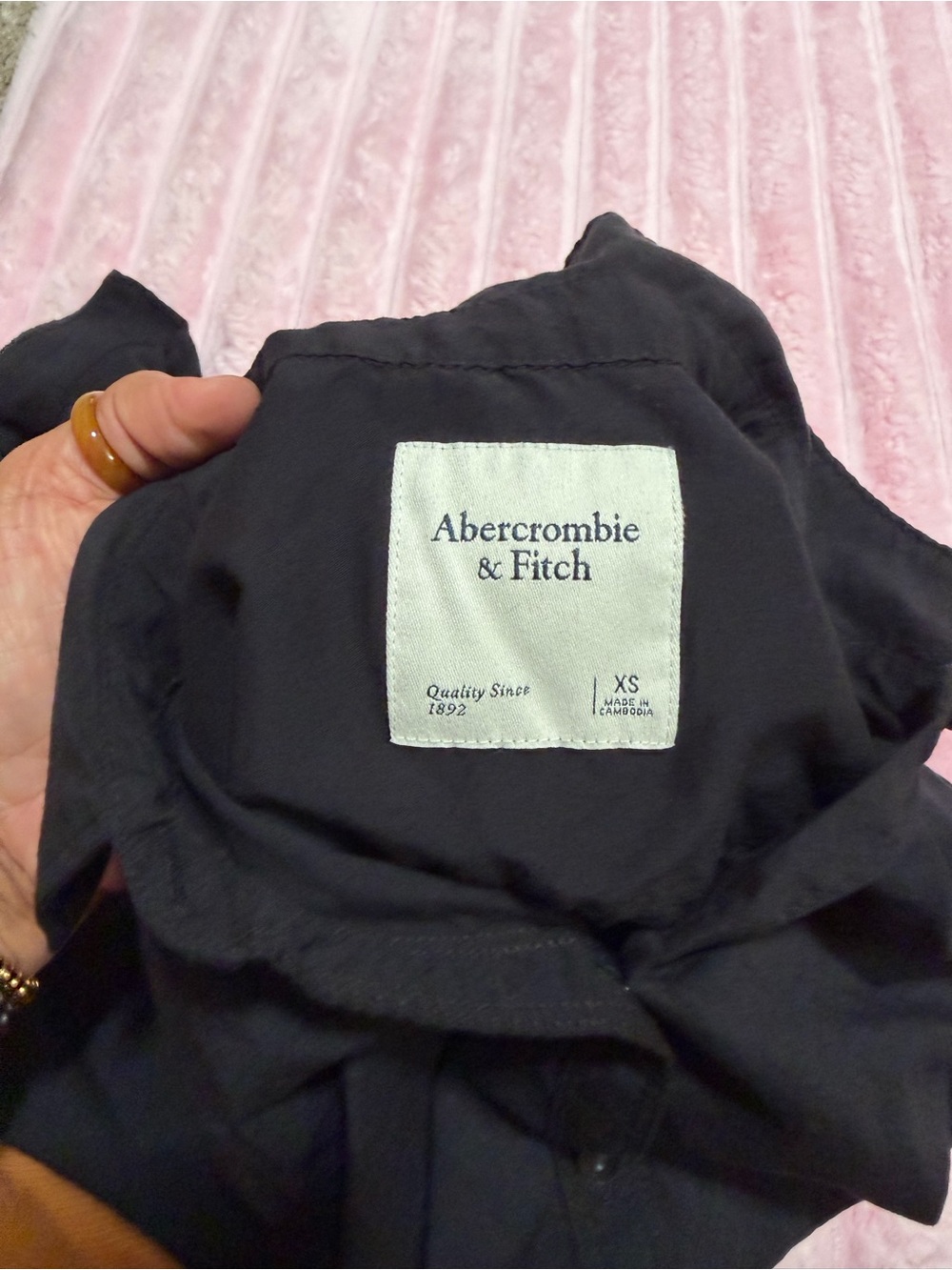 Abercrombie & Fitch Black Collared Button-Up Shirt